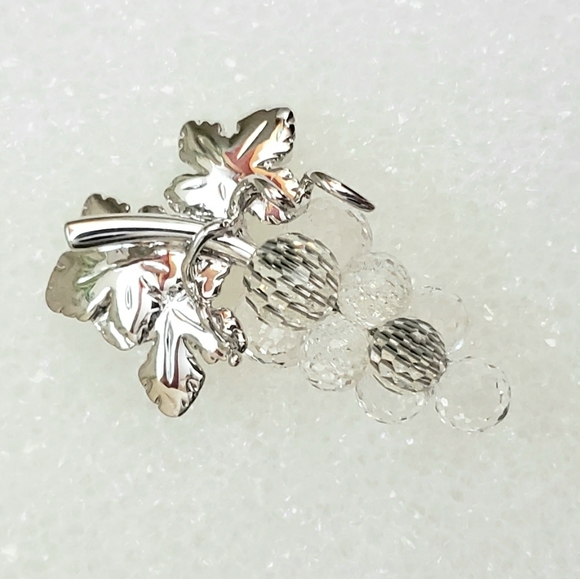 Gorgeous Authentic Swarovski Bundle Of Clear Crystal Grapes Brooch Silver Stem - Picture 6 of 10